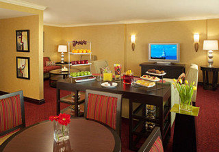 Hotel Marriott Suites Dallas Market Center