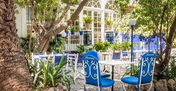 Hotel Medium Romantic