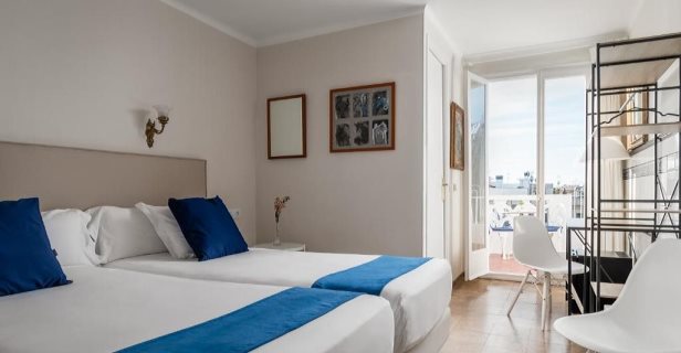Hotel Medium Romantic