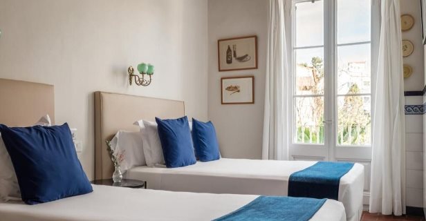 Hotel Medium Romantic