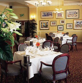 Hotel Menzies East Cliff Court
