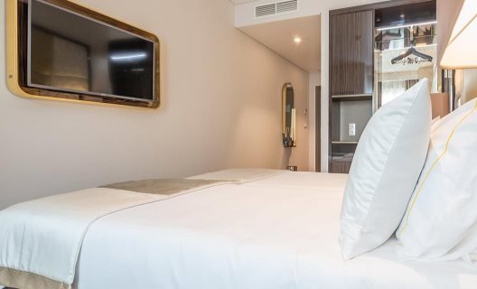 Hotel Meraprime Gold Design