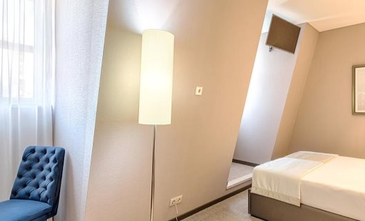 Hotel Meraprime Gold Design