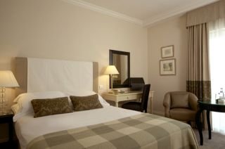 Hotel Mercure Castle