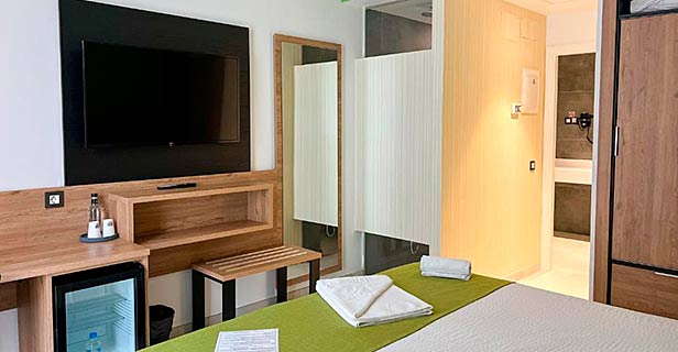 Hotel Mg Poniente