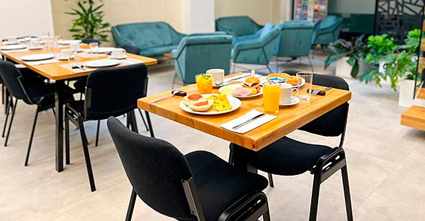 Hotel Mg Poniente