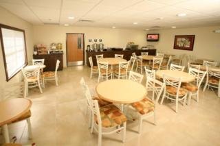 Hotel Microtel Inn & Suites By Us Consulate