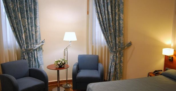 Hotel Mieres Del Camino