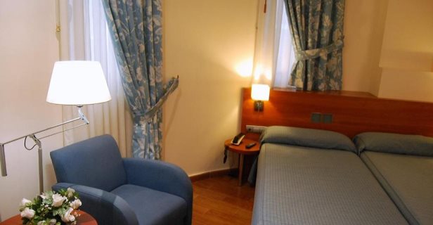 Hotel Mieres Del Camino