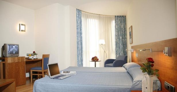 Hotel Mieres Del Camino