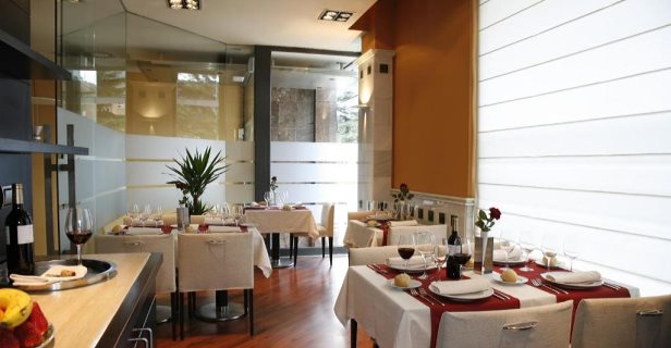 Hotel Mieres Del Camino