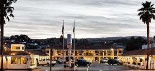 Hotel Millwood Inn And Suites
