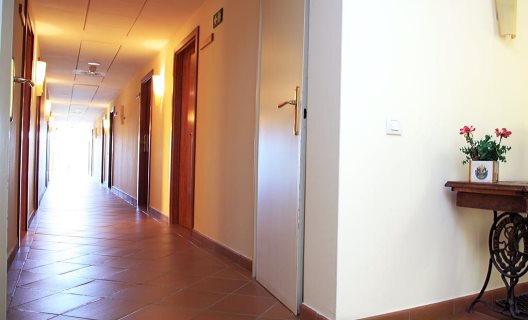 Hotel Monestir De Les Avellanes - Os De Balaguer - Lleida