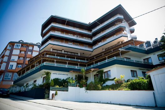 Hotel Montañes