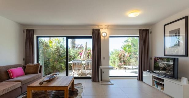 Hotel Monte Del Moro Seaside Suites