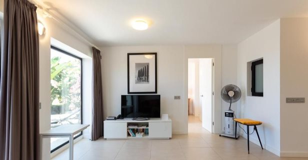 Hotel Monte Del Moro Seaside Suites
