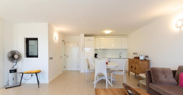 Hotel Monte Del Moro Seaside Suites