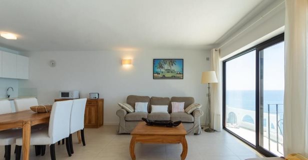 Hotel Monte Del Moro Seaside Suites