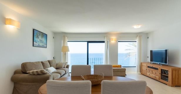 Hotel Monte Del Moro Seaside Suites