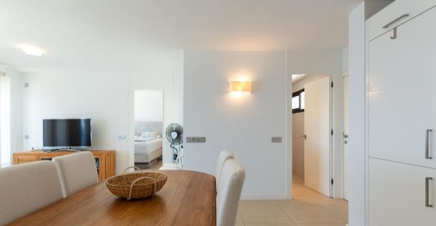 Hotel Monte Del Moro Seaside Suites