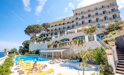 Hotel Montjoi