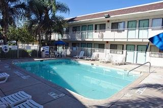 Hotel Motel 6 Bakersfield Airport