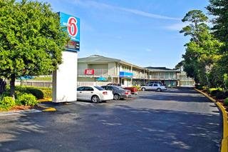 Hotel Motel 6-charleston