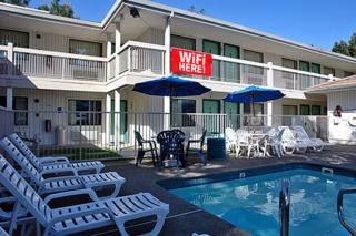 Hotel Motel 6 Oakland Embarcadero