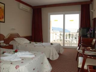 Hotel Mustis Royal Plaza