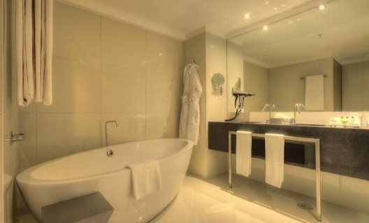 Hotel Nh Collection Porto Batalha