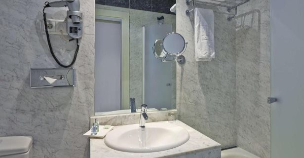 Hotel Nh Las Artes