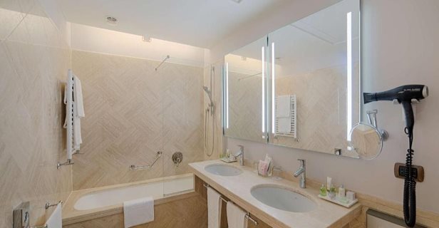 Hotel Nh Villa Carpegna