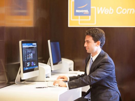 Hotel Novotel Barcelona Cornella