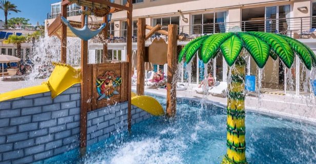 Hotel Oasis Park Splash
