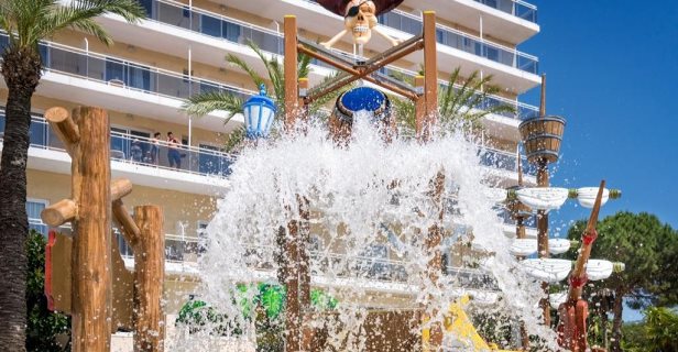 Hotel Oasis Park Splash