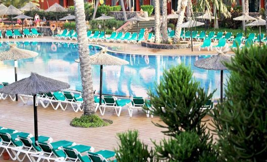 Hotel Oasis Village