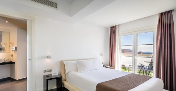 Hotel Occidental Santa Cruz Contemporáneo
