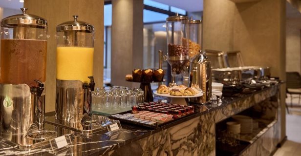 Hotel Omid Saldanha