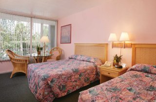 Hotel Outrigger Beach Resort