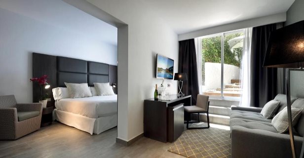 Hotel Palladium Cala Llonga Adults Only