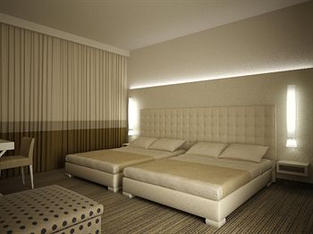 Hotel Parchi Del Garda
