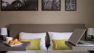 Hotel Park And Suites Elegance Le Bourget