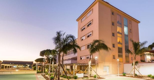 Hotel Pato Rojo