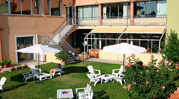 Hotel Pausania Inn