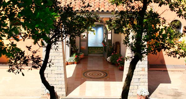 Hotel Pausania Inn