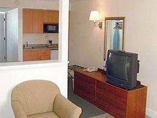 Hotel Pelican Pointe Suites