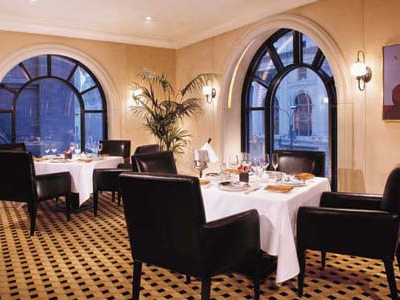 Hotel Peninsula
