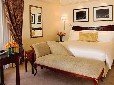 Hotel Peninsula