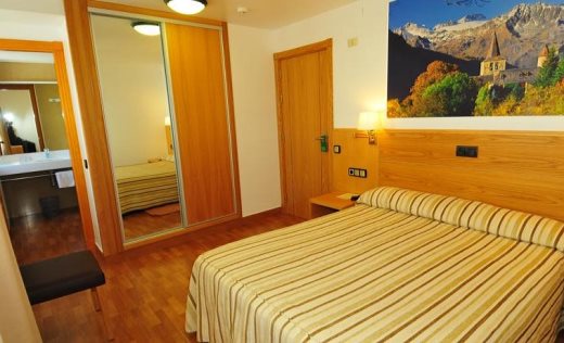 Hotel Petit Lacreu
