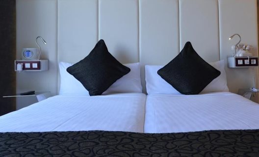 Hotel Petit Palace Santa Barbara